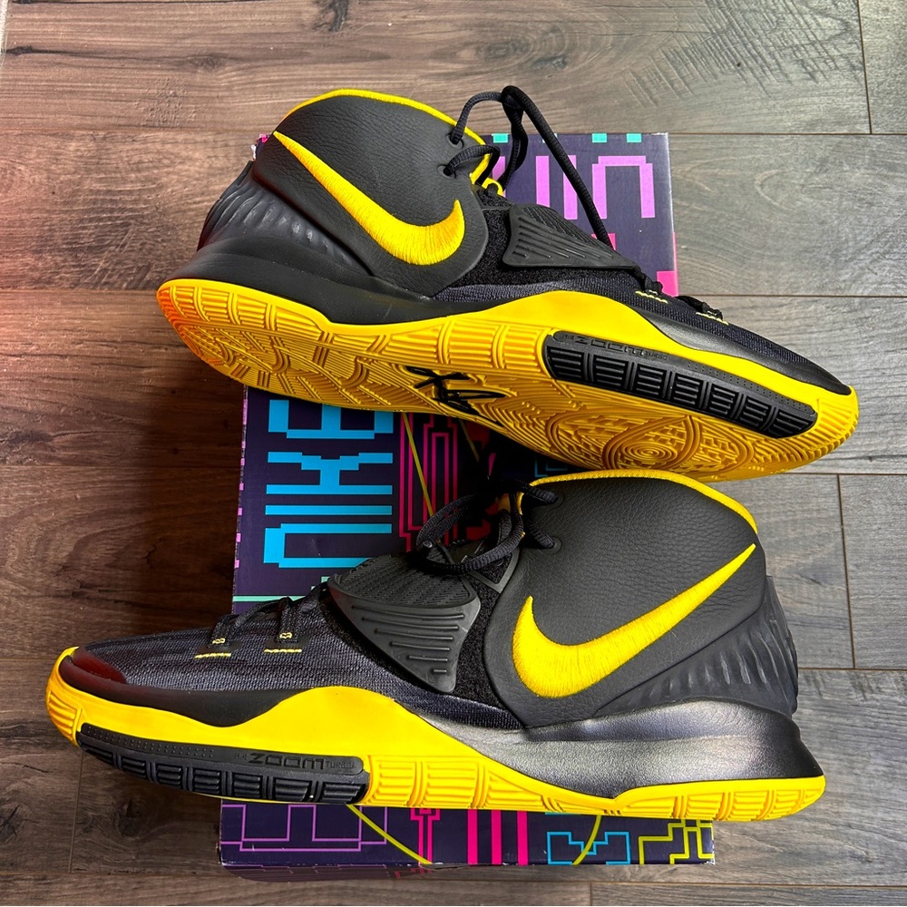 Nike Oregon Ducks PE Kyrie 6 Basketball Shoes Men’s 15
